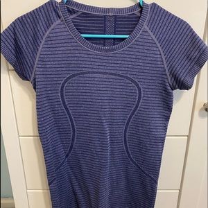 LULULEMON T SHIRT!!